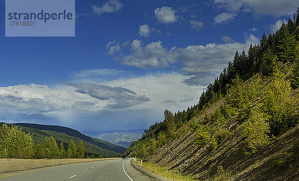 Highway 97C zwischen Merritt und Kelowna  BC  Kanada; British Columbia  Kanada