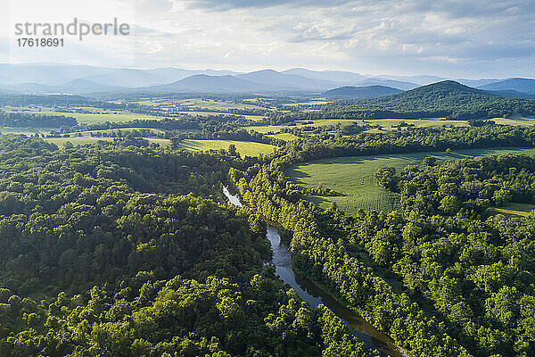 Rapidan River  der aus den Shenandoah Mountains fließt; Burtonville  Virginia  USA
