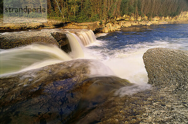 Coral Falls  Sambaa Deh Falls Territorial Park  Nordwest-Territorien  Kanada