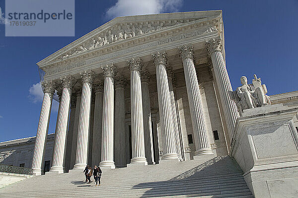 Die Fassade des Obersten Gerichtshofs in Washington DC  USA; Der Oberste Gerichtshof in Washington DC  USA.