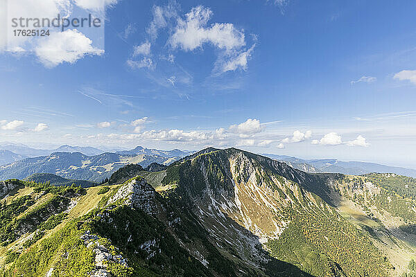 Gipfel des Aiplspitz im Sommer