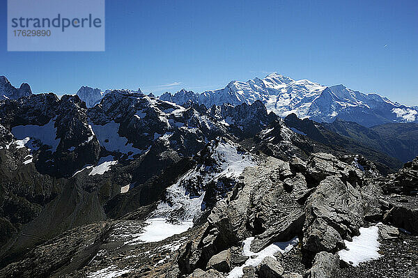 Mont-Blanc-Massiv und Rote-Nadeln-Massiv vom Mont Buet 74.