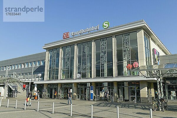 Hauptbahnhof  Dortmund  Nordrhein-Westfalen  Deutschland  Europa