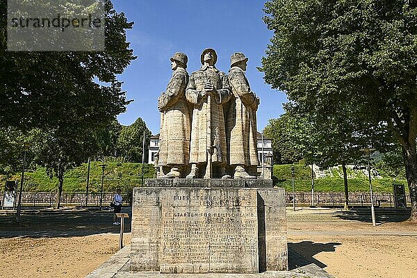 Kriegerdenkmal  Ehrenmal  Schlossplatz  Bad Pyrmont  Niedersachsen  Deutschland  Europa