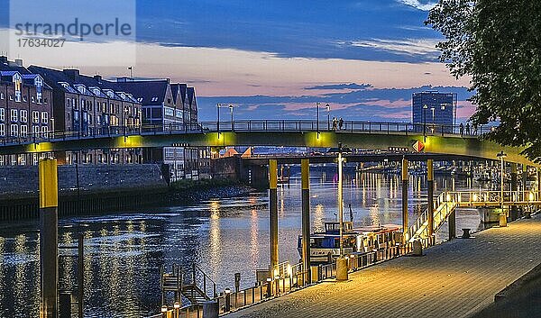 Weserpromenade  Teerhofbrücke  Bremen  Deutschland  Europa