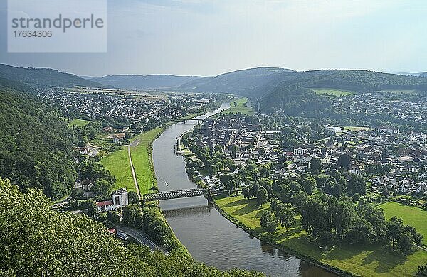 Blick vom Eckberg  Münchhausenstadt Bodenwerder  Niedersachsen  Deutschland  Europa