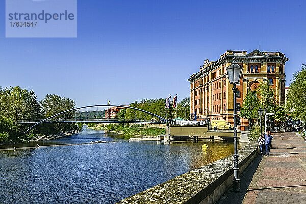 Langer Wall  Weserpromenade  Weser  Hameln  Niedersachsen  Deutschland  Europa