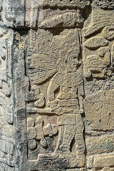 Relief  Maya mit Kopfschmuck  Chichen Itza  Yucatan  Mexiko  Mittelamerika