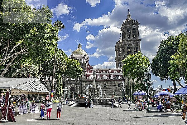 Zocalo  Kathedrale  Puebla  Mexiko  Mittelamerika