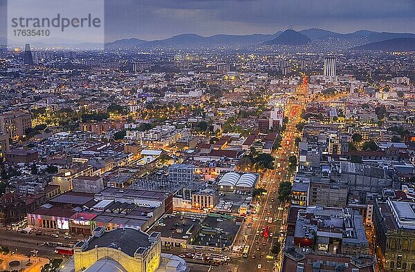 Stadtpanorama  Skyline  Mexiko Stadt  Mexiko  Mittelamerika