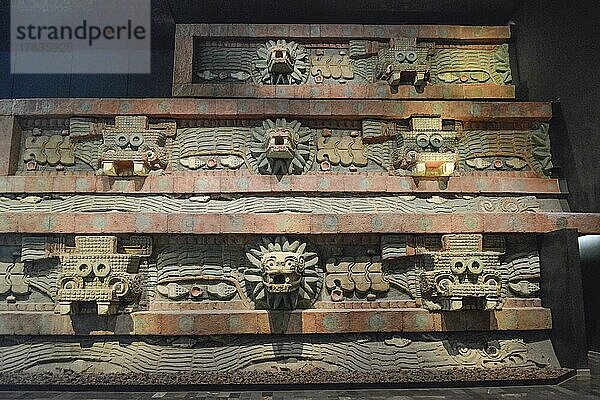 Replika Quetzalcoatl Tempel Teotihuacan  Nationalmuseum Museo Nacional de Antropologia  Mexiko Stadt  Mexiko  Mittelamerika