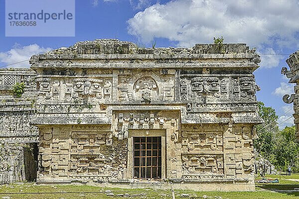 Gebäude Las Monjas  Chichen Itza  Yucatan  Mexiko  Mittelamerika