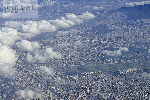 Luftaufnahme Flughafen Mexiko Stadt  Mexiko  Mittelamerika