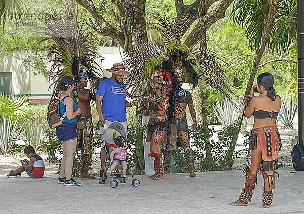 Touristen  Tulum  Quintana Roo  Mexiko  Mittelamerika