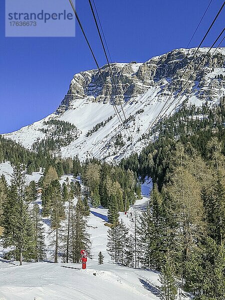 Seilbahn zur Seceda  Gröden  Dolomiten  Italien  Europa