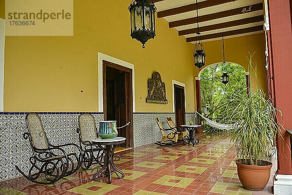 Terrasse  Herrenhaus  Hacienda Sotuta de Peon  Yucatan  Mexiko  Mittelamerika