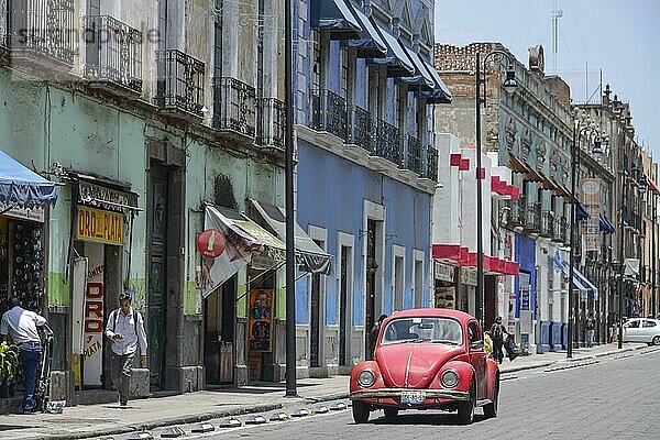 Straßenszene  Altbauten  Altstadt  Puebla  Mexiko  Mittelamerika