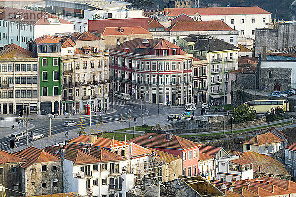 Portugal  Porto  Luftaufnahme von Altstadtgebäuden und Straßen