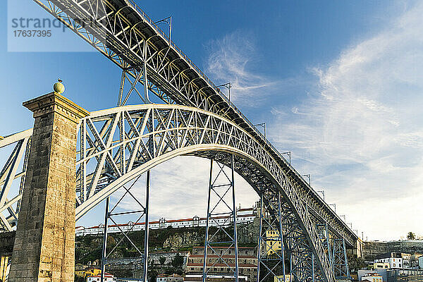 Portugal  Porto  Tiefansicht der Dom-Luis-I-Brücke