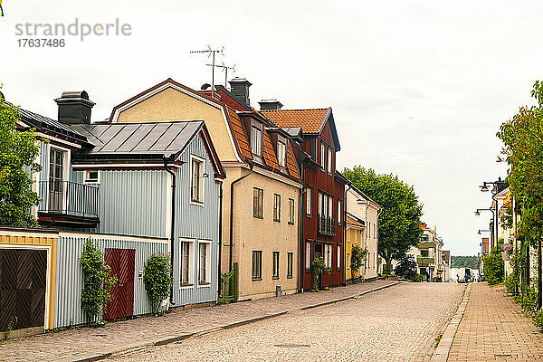 Schweden  Västervik  bunte Häuser in der Altstadt