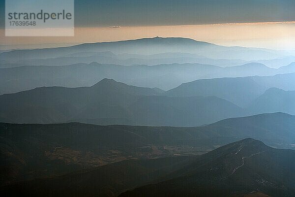 Mount Ventoux  Luftbild  Westalpen  Frankreich  Europa