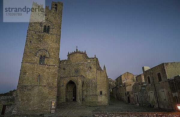 Dom Chiesa Madre mit Glockenturm  Erice  Sizilien  Italien  Europa