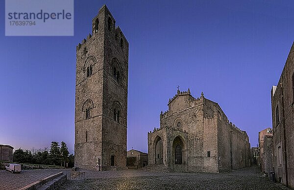 Dom Chiesa Madre mit Glockenturm  Erice  Sizilien  Italien  Europa