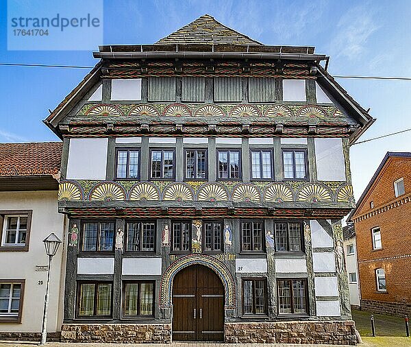 Adam- und Evahaus  Bürgerhaus von 1571  in der Altstadt  Höxter  Nordrhein-Westfalen  Deutschland  Europa