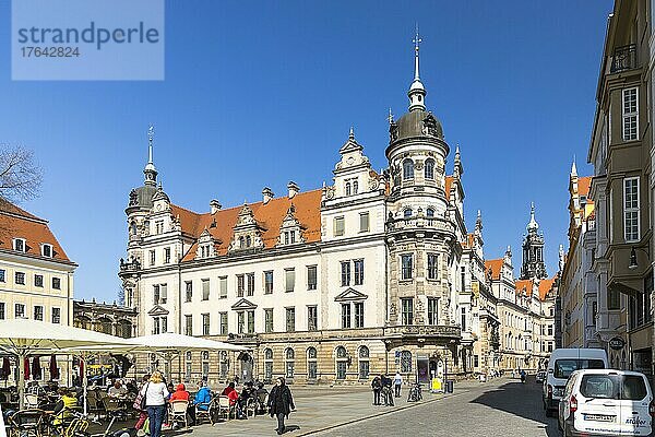Schlossstraße mit Schloss  Turm der Hofkirche und Georgentor  Altstadt von Dresden  Sachsen  Deutschland  Europa