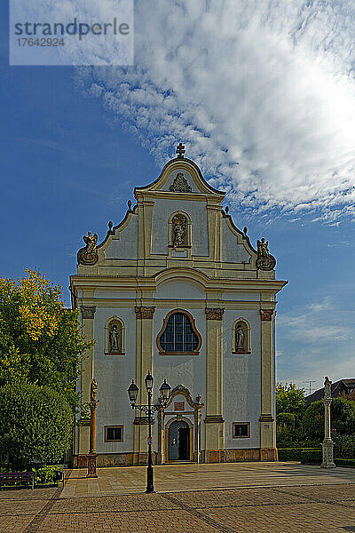 Kirche der Weißen  Váci Gyozelemrol nevezett Szuz Mária Templom