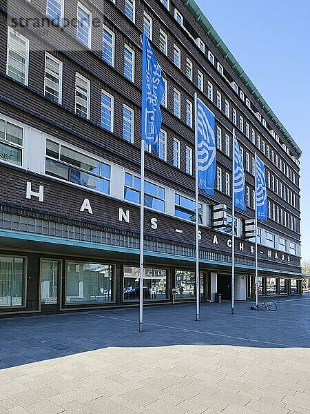 Hans-Sachs-Haus  Rathaus  Backsteinexpressionismus  Gelsenkirchen  Ruhrgebiet  Nordrhein-Westfalen  Deutschland  Europa