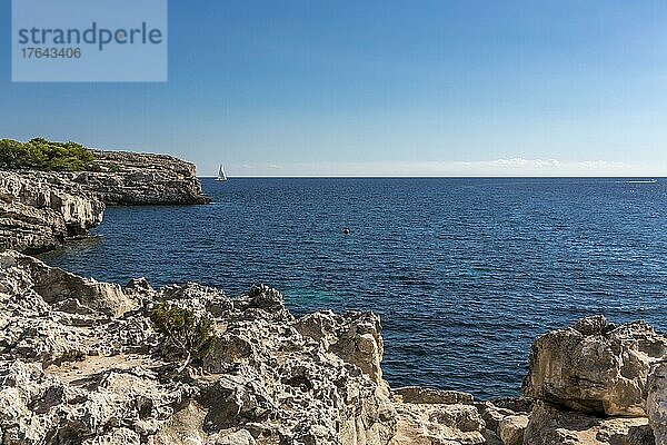 Felsformationen  Cala Turqueta  Ciutadella  Menorca  Balearen  Spanien  Europa