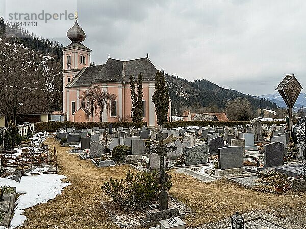 Friedhof und Pfarrkirche hl. Katharina  Stanz im Mürztal  Steiermark  Österreich  Europa