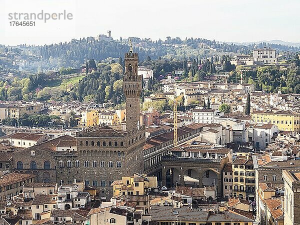 Stadtansicht von Florenz mit Palazzo Vecchio  vom Campanile aus  Florenz  Toskana  Italien  Europa