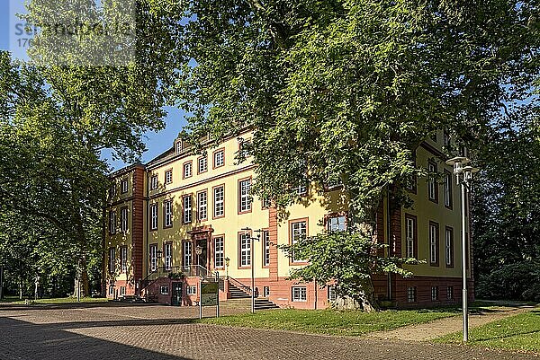 Barockes Schloss Hallenburg  ehemalige Residenz der Grafen von Schlitz  heute Landesmusikakademie  Altstadt  Schlitz  Vogelsberg  Hessen  Deutschland  Europa
