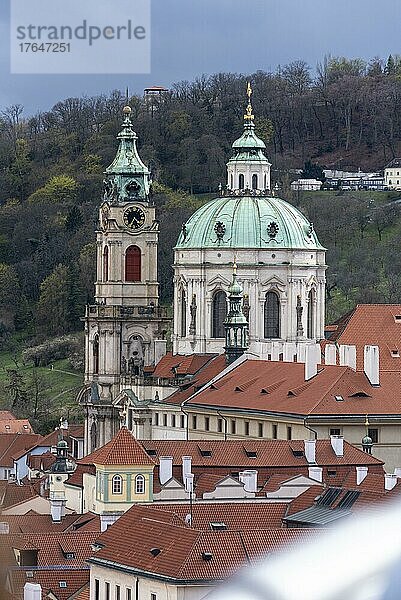 St. Nikolaus  Kirche auf Prager Kleinseite  Prag  Tschechien  Europa