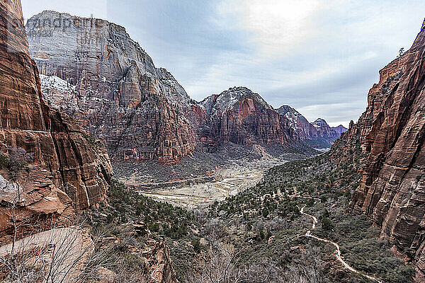 USA  Utah  Zion-Nationalpark  Blick in den Zion Canyon vom Angels Landing-Wanderweg