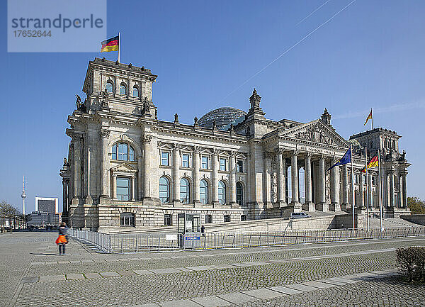 Deutschland  Berlin  Außenansicht des Reichstagsgebäudes