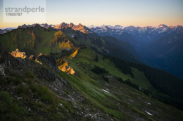 Blick auf die North Cascades vom Green Mountain Lookout