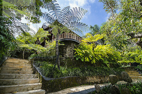 Garten und Bungalow im Luxusresort auf Bali