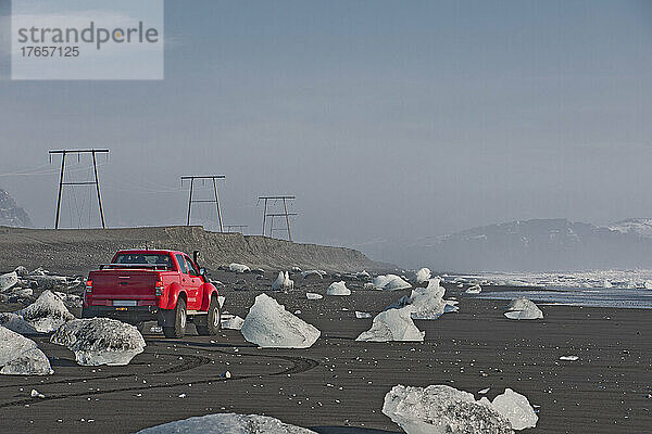 Maßgeschneiderte LKW-Fahrten am Strand in Island