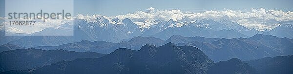 Alpenpanorama  Großvenediger und hohe Berge  Tirol  Österreich  Europa