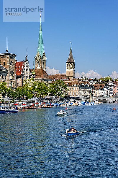 Fraumünster  Boote auf dem Limmat  Altstadt von Zürich  Schweiz  Europa
