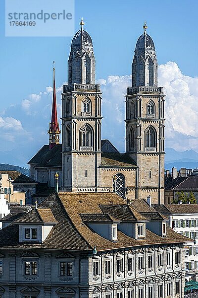 Grossmünster  Kirchenturm  Altstadt von Zürich  Zürich  Schweiz  Europa