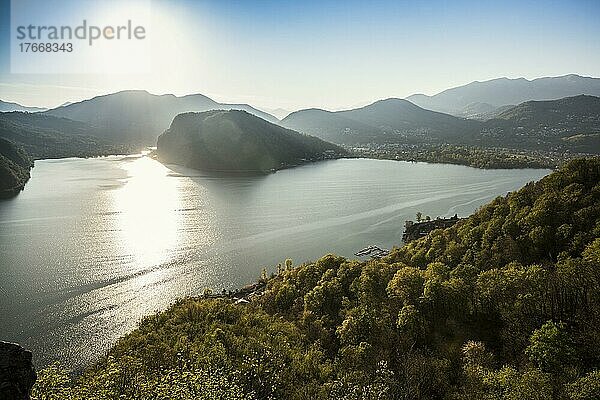 Aussichtspunkt mit Blick auf See und Berge  Sasso Delle Parole  bei Lugano  Luganer See  Lago di Lugano  Tessin  Schweiz  Europa