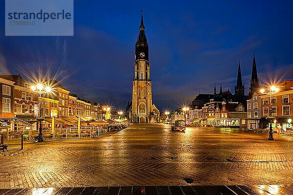 Nieuwe Kerk New Church protestant church on Delft Market Square Markt in the evening  Delfth  Netherlands