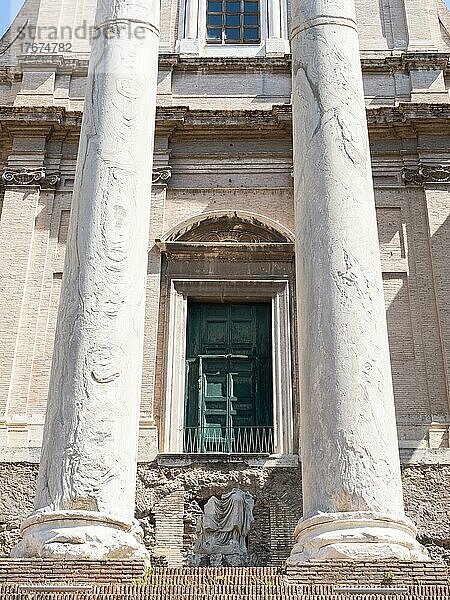 Tempel des Antoninus Pius und der Faustina  Detail  Forum Romanum  Rom  Latium  Italien  Europa