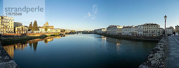 Ausblick im Morgenlicht auf den Fluss Arno  Florenz  Toskana  Italien  Europa