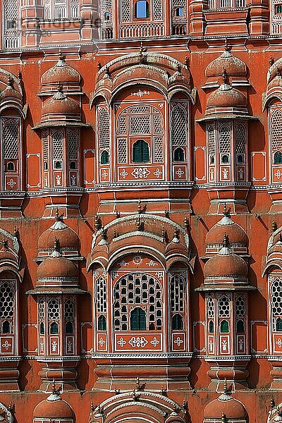 Nordindien  Rajasthan  Stadt Jaipur  Palast der Winde  Fassade des Palastes  Detail  Indien  Asien