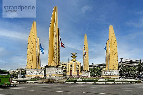 Denkmal für die Demokratie  Anusawari Prachathippata  Bangkok  Thailand  Asien